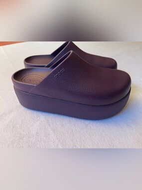 CROCS Platform Clog Mule in Plum